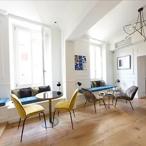 2* Alojamento de Acomodação e Pequeno-almoço Parisii Luxury Relais